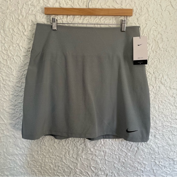 NWT Women’s Nike Dri-FIT UV Tour Golf Tennis Outdoor Sporty Skort Size XL Gray - Picture 2 of 6